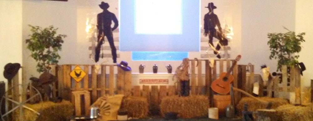Picture of a western scene on stage